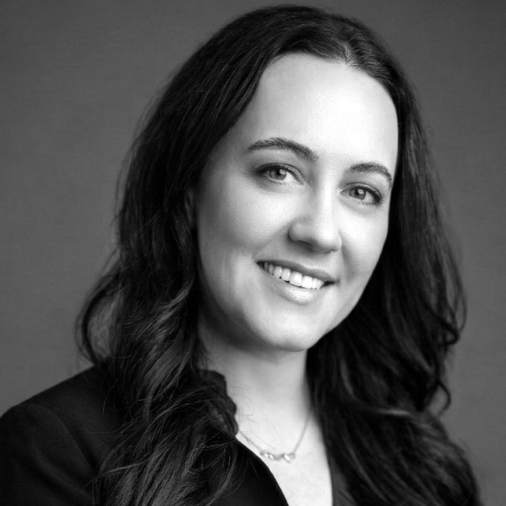 Erin Friez headshot
